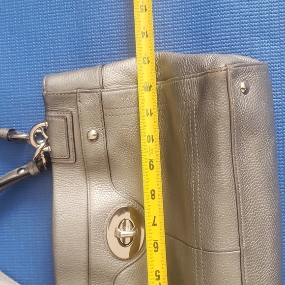 COACH Carryall Penelope F16531 Silver Leather Tote - Picture 14 of 16
